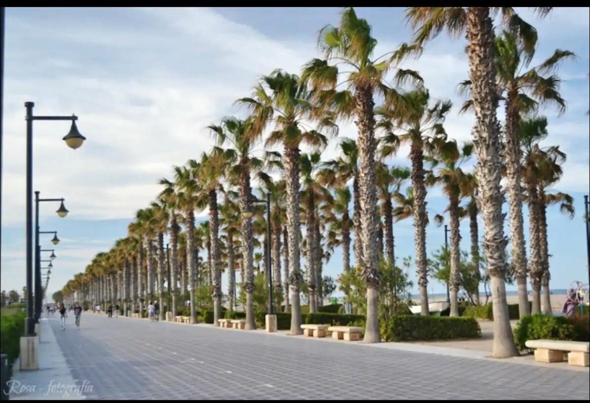 La Casita Azul De La Playa Apartment บาเลนเซีย ภายนอก รูปภาพ